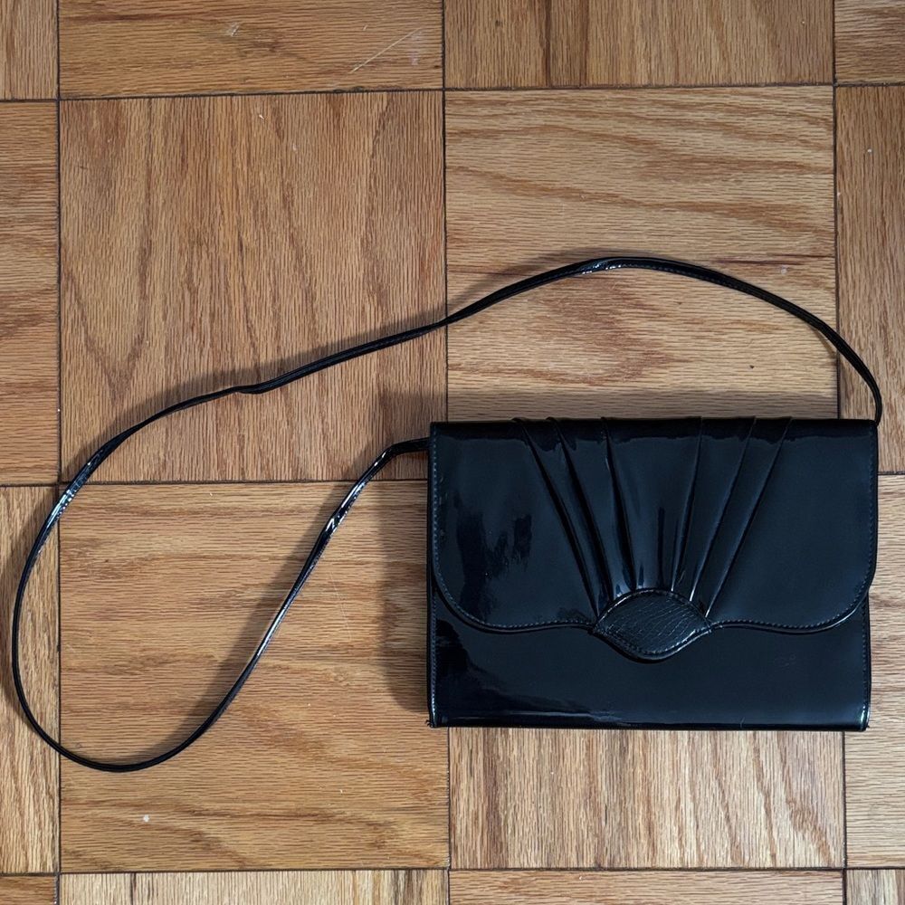 🎀 Vintage 🎀 80s Chic Patent Vegan Leather Elegant Black Shoulder Bag